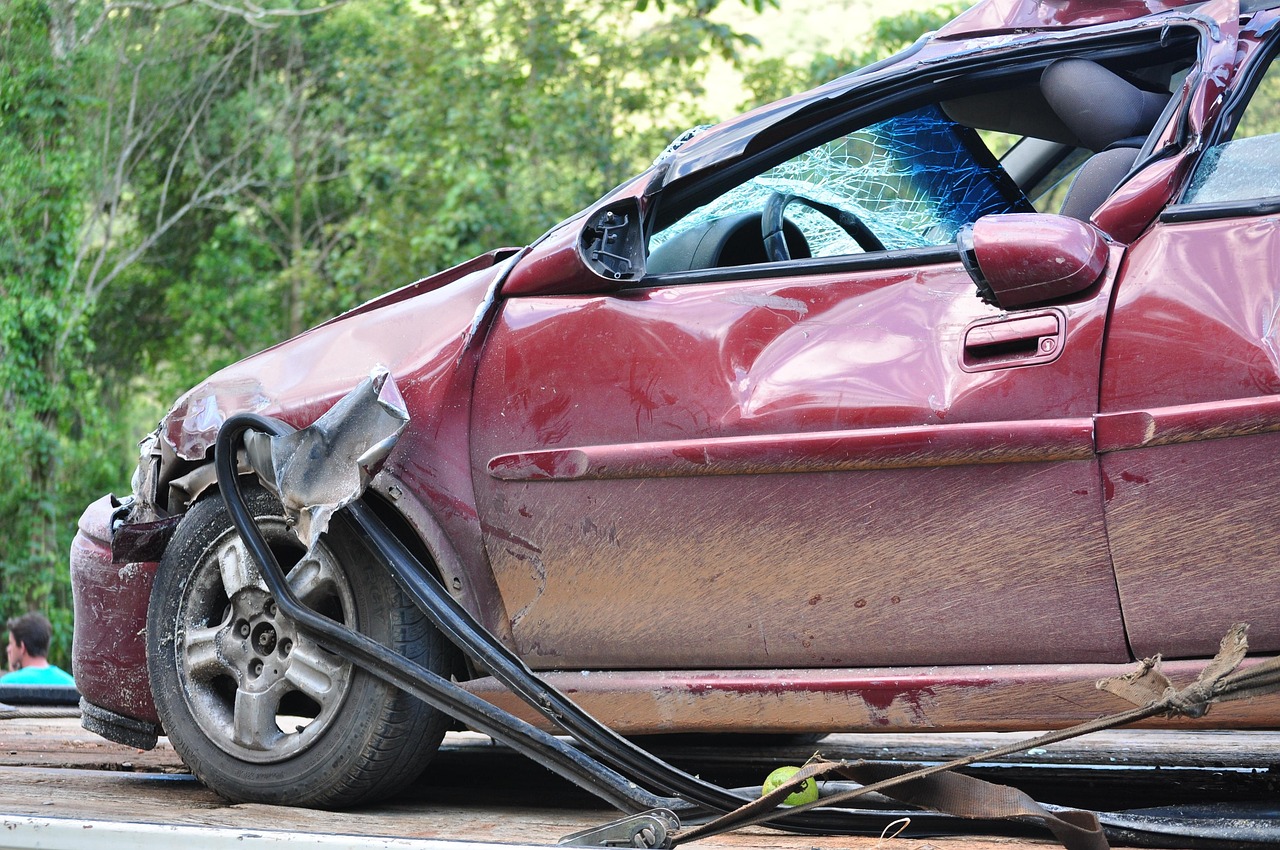 Accident avec délit de fuite : que faire après un sinistre ? Guide complet pour déclarer, se faire indemniser et choisir son assurance
