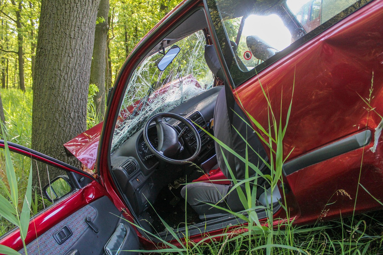Accident de la route à Divonne-les-Bains : déclarer son sinistre et choisir sa couverture auto