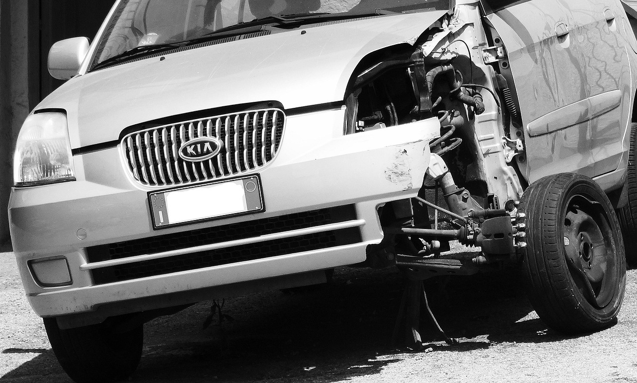 Carambolage à Antibes : comment déclarer votre sinistre auto et obtenir réparation ?