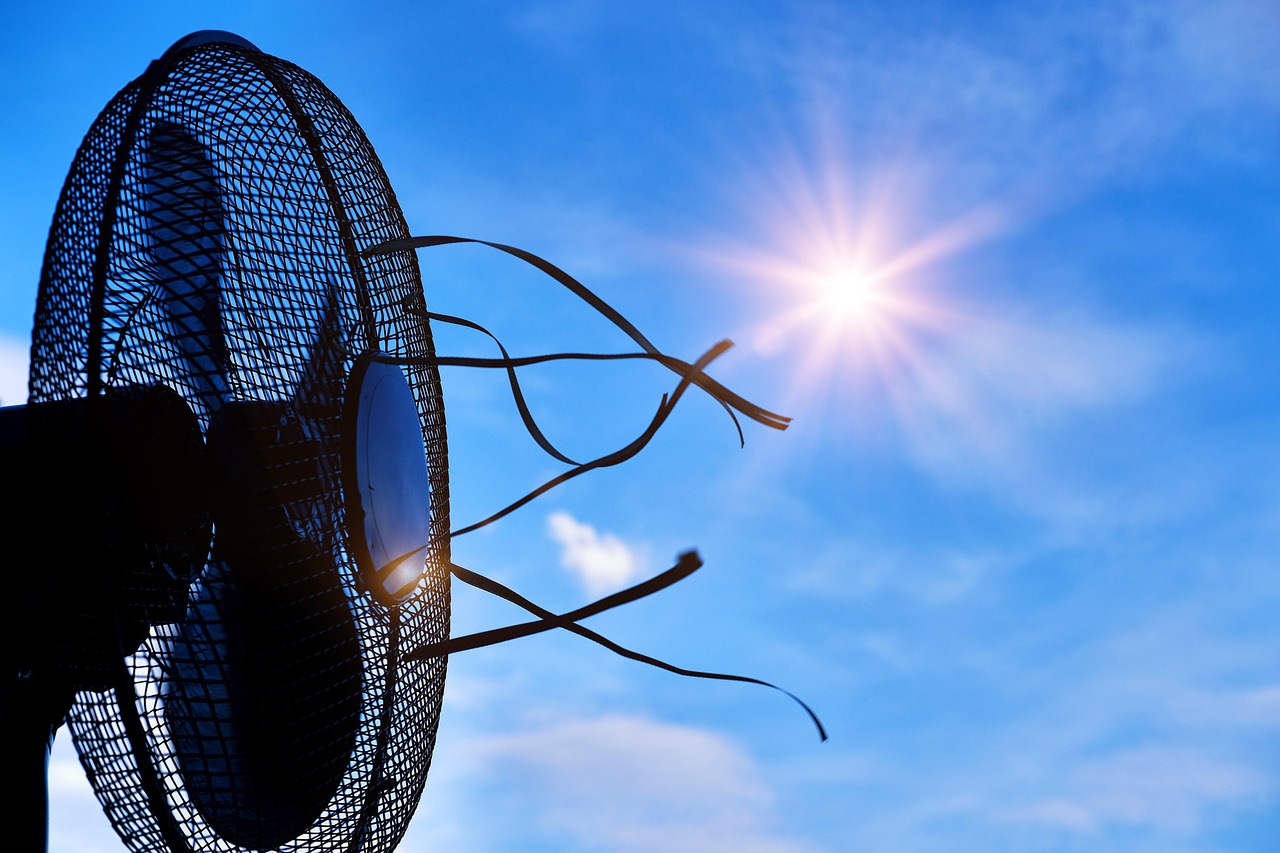 Canicule à Melun : clim réversible, PAC air/air ou air/eau ? Guide complet pour s’adapter au réchauffement climatique