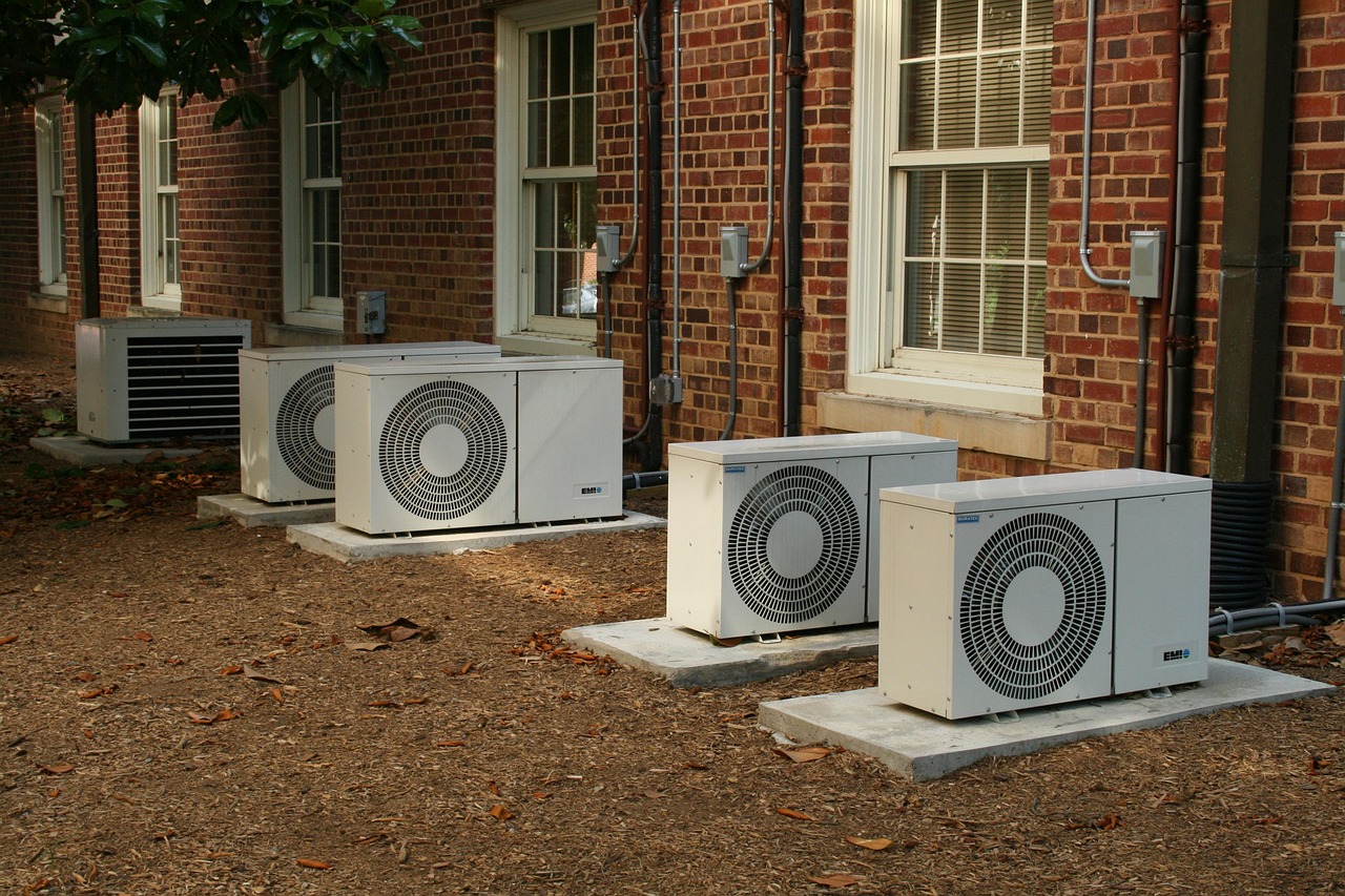 Canicule à Caen : climatisation réversible, PAC air/air ou air/eau ? Guide complet pour rafraîchir son logement en urgence