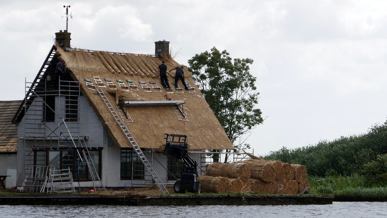 Accident de chantier à Auxerre : la croix de l’église Sainte-Thérèse endommagée par une grue, que faire ?