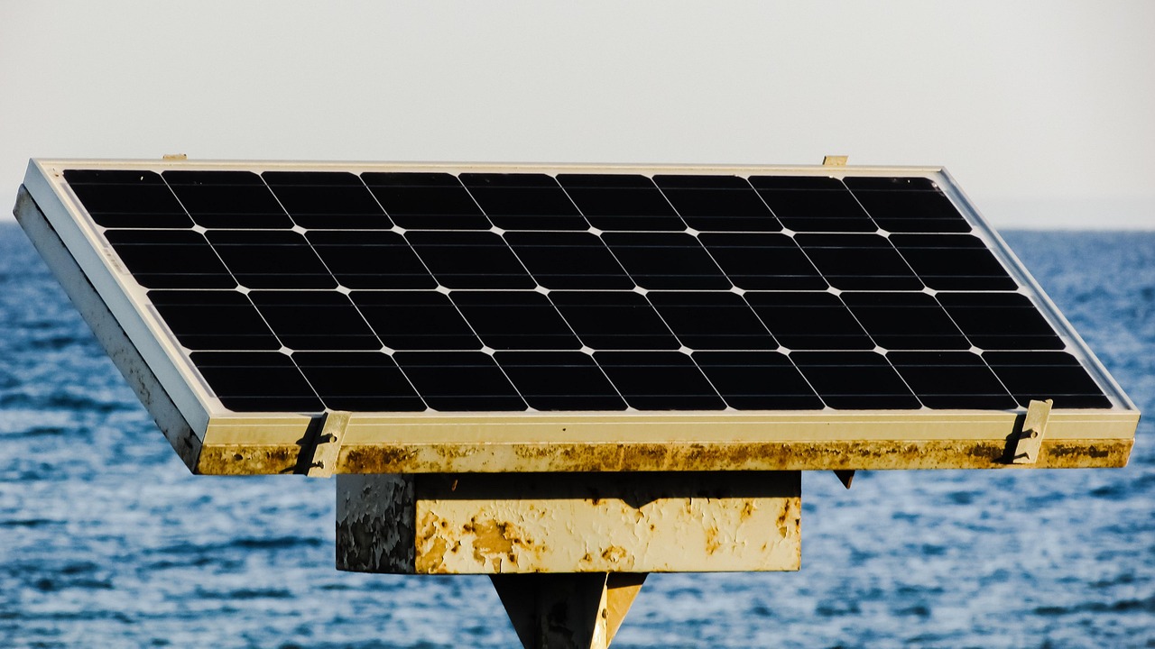 Faverges-Seythenex : des collégiens découvrent une centrale solaire photovoltaïque, comment en profiter chez soi ?