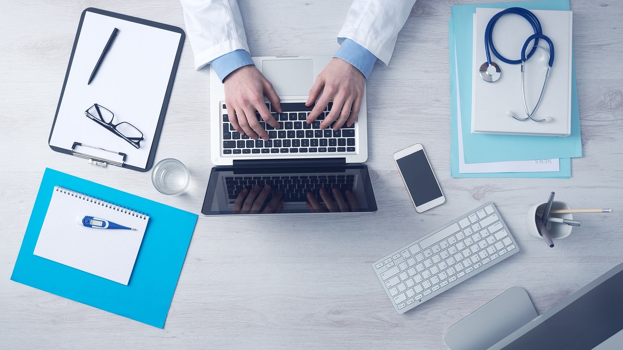 Urgences fermées la nuit à Dinan : la téléconsultation, une alternative pour les soins non urgents